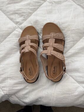 Clarks Women's Tan Multi-Strap Comfort Sandals